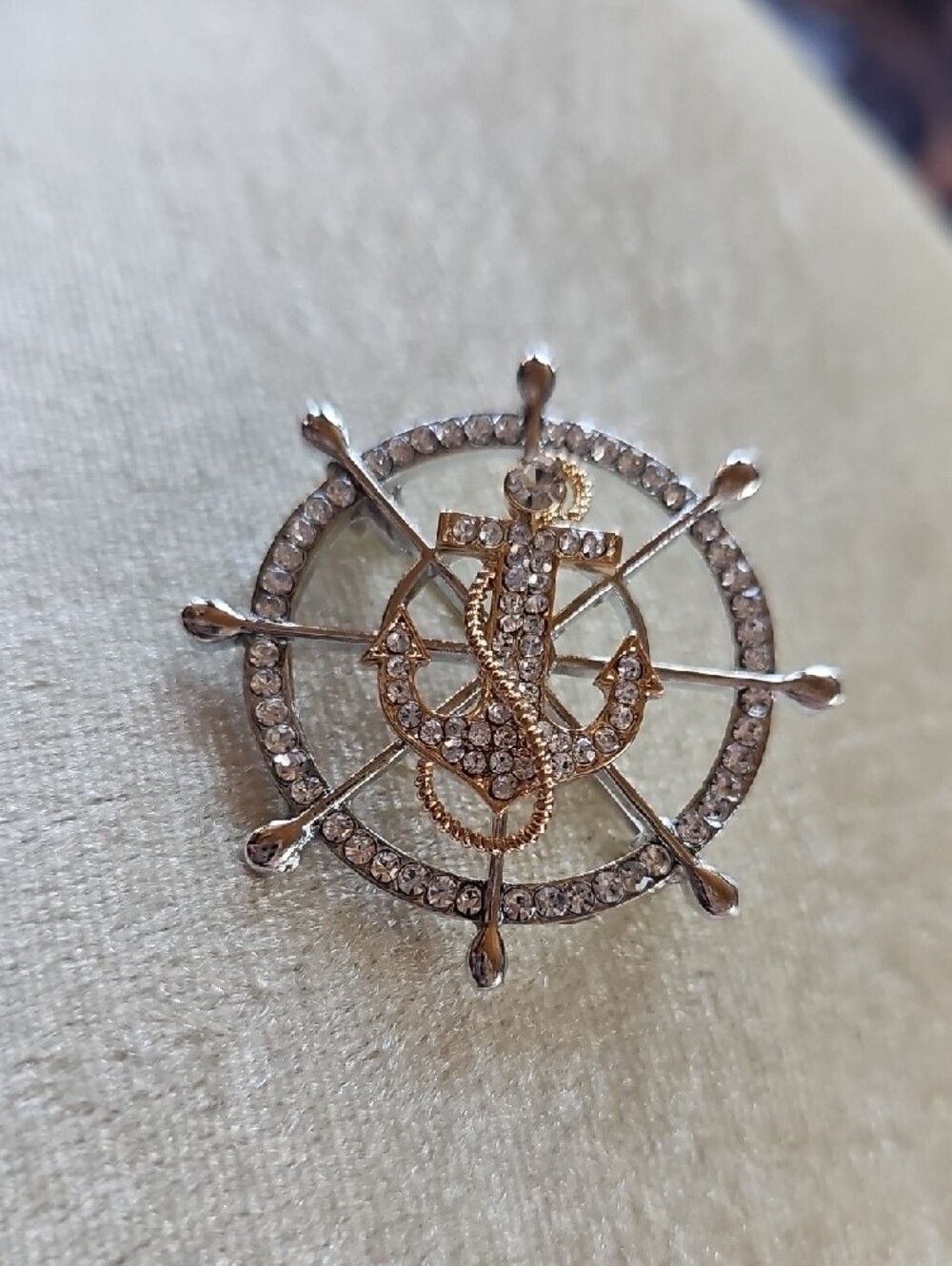Rhinestone Anchor Wheel Brooch - Gold and Silver - Picture 6 of 6